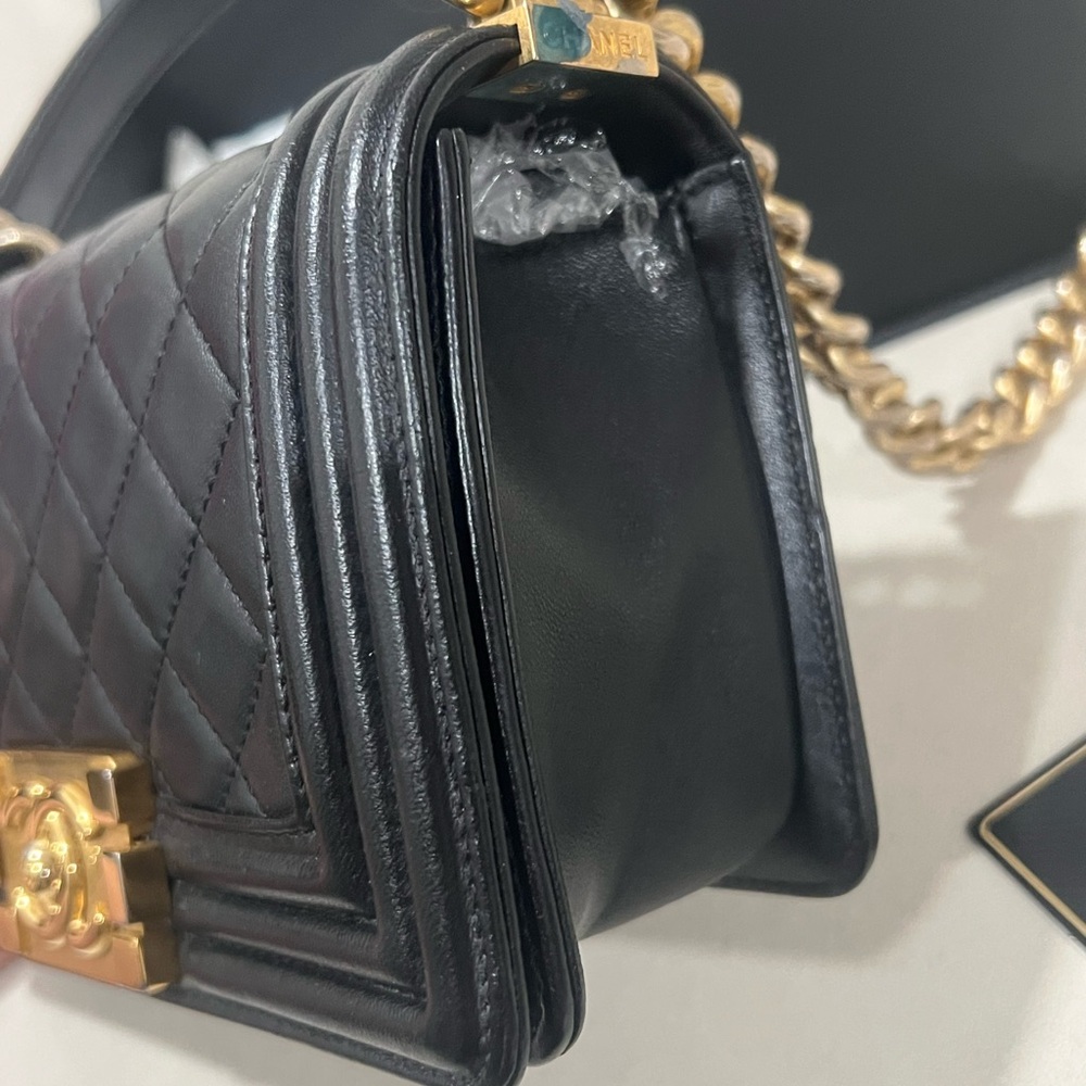 Chanel Small Boy Flap Bag Black Quilted Leather with Gold Chain - Picture 5 of 10